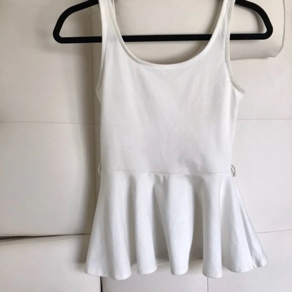 White top - Picture 4 of 4